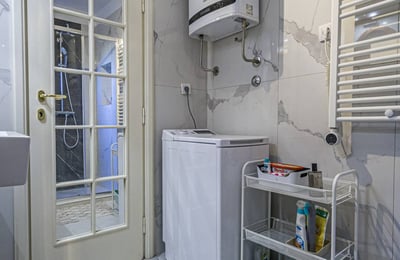 Alquiler de un elegante apartamento de 2 habitaciones, 54 m², cerca del centro de Belgrado, Serbia